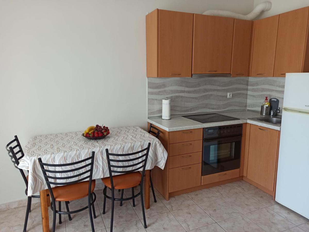 1 Bedroom Apartment In Nea Kallikrateia Extérieur photo